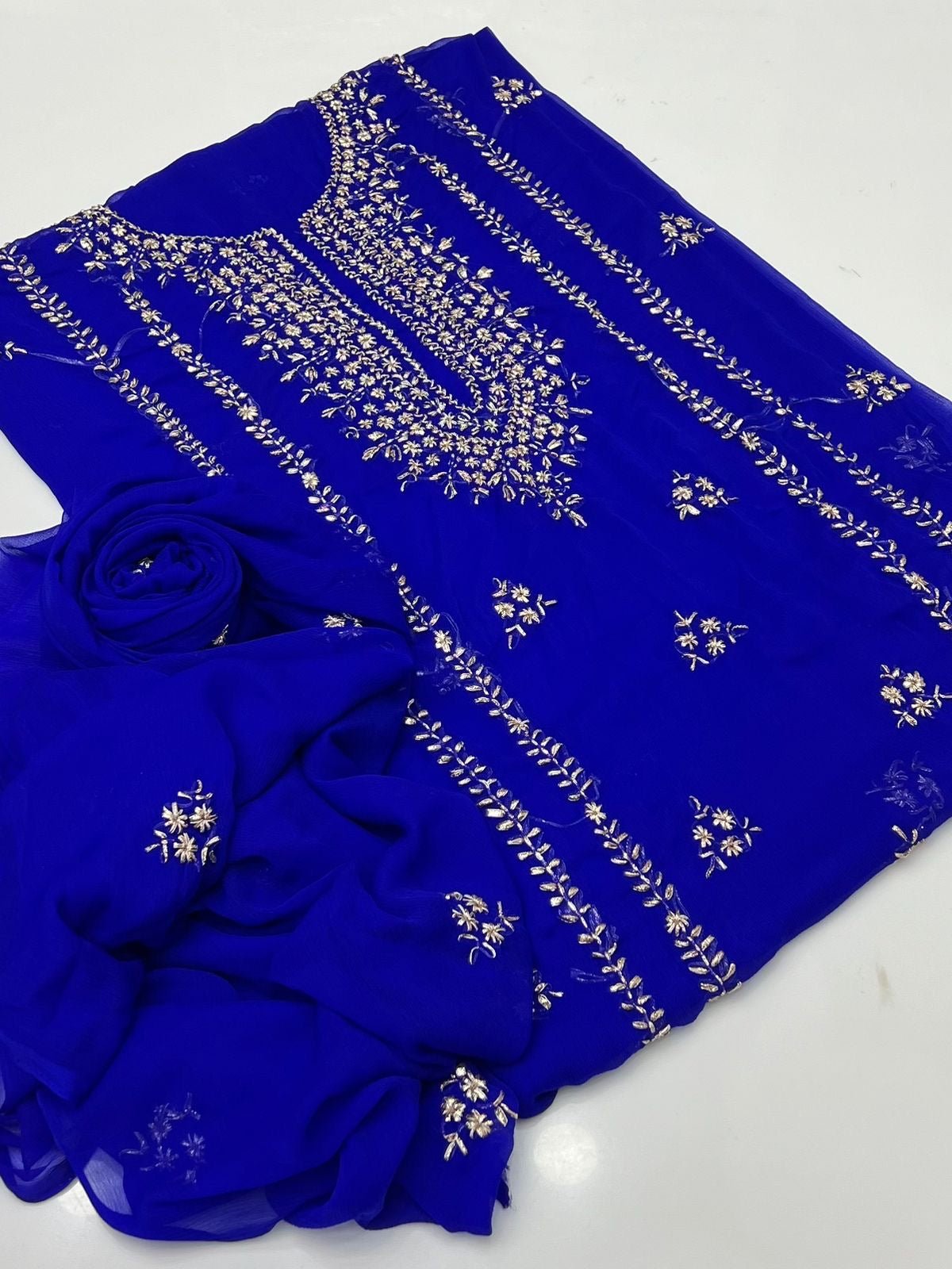 2 piece chiffon kurta Gotta with free perfume testers